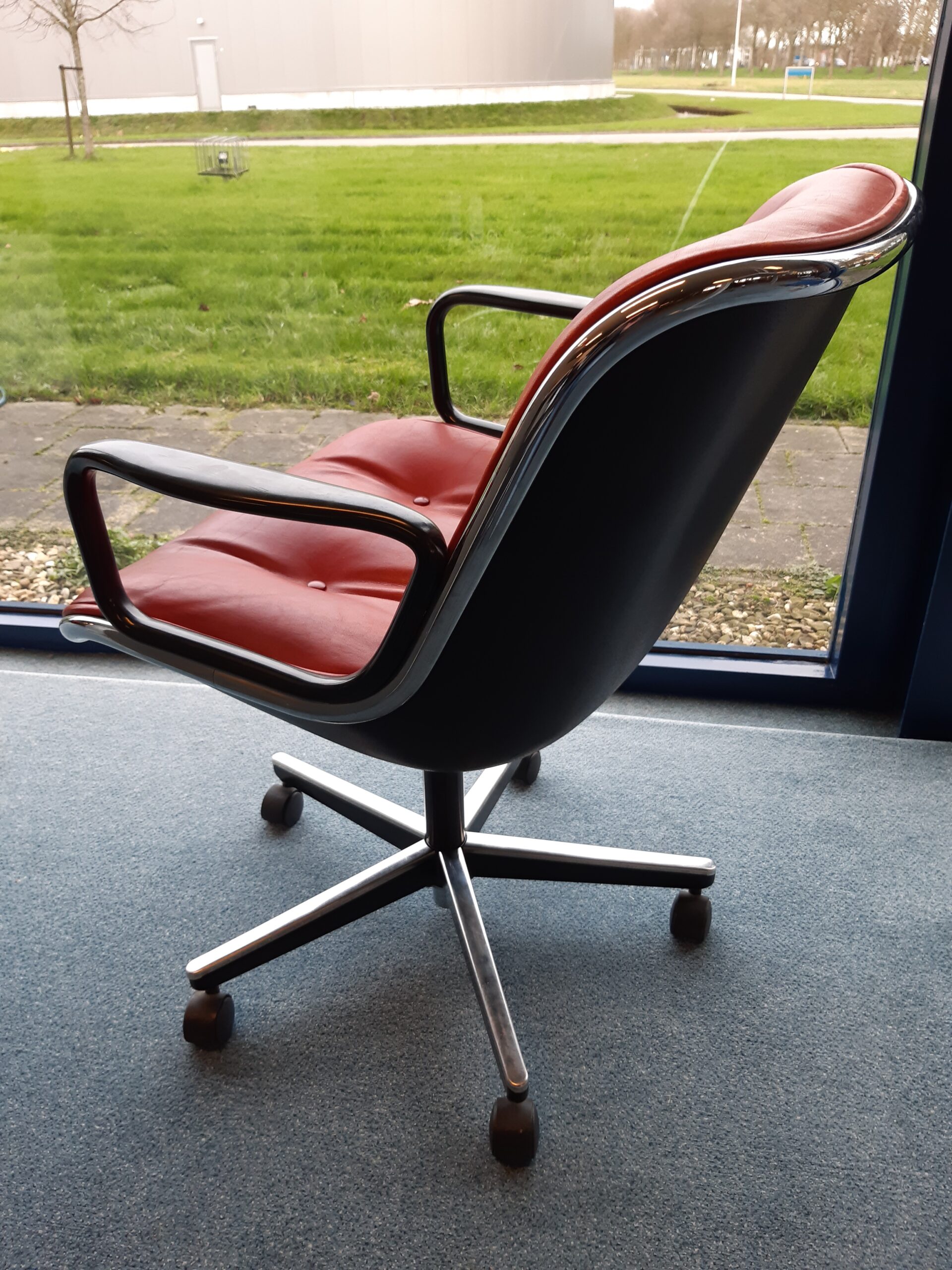 charles pollock chair 5472