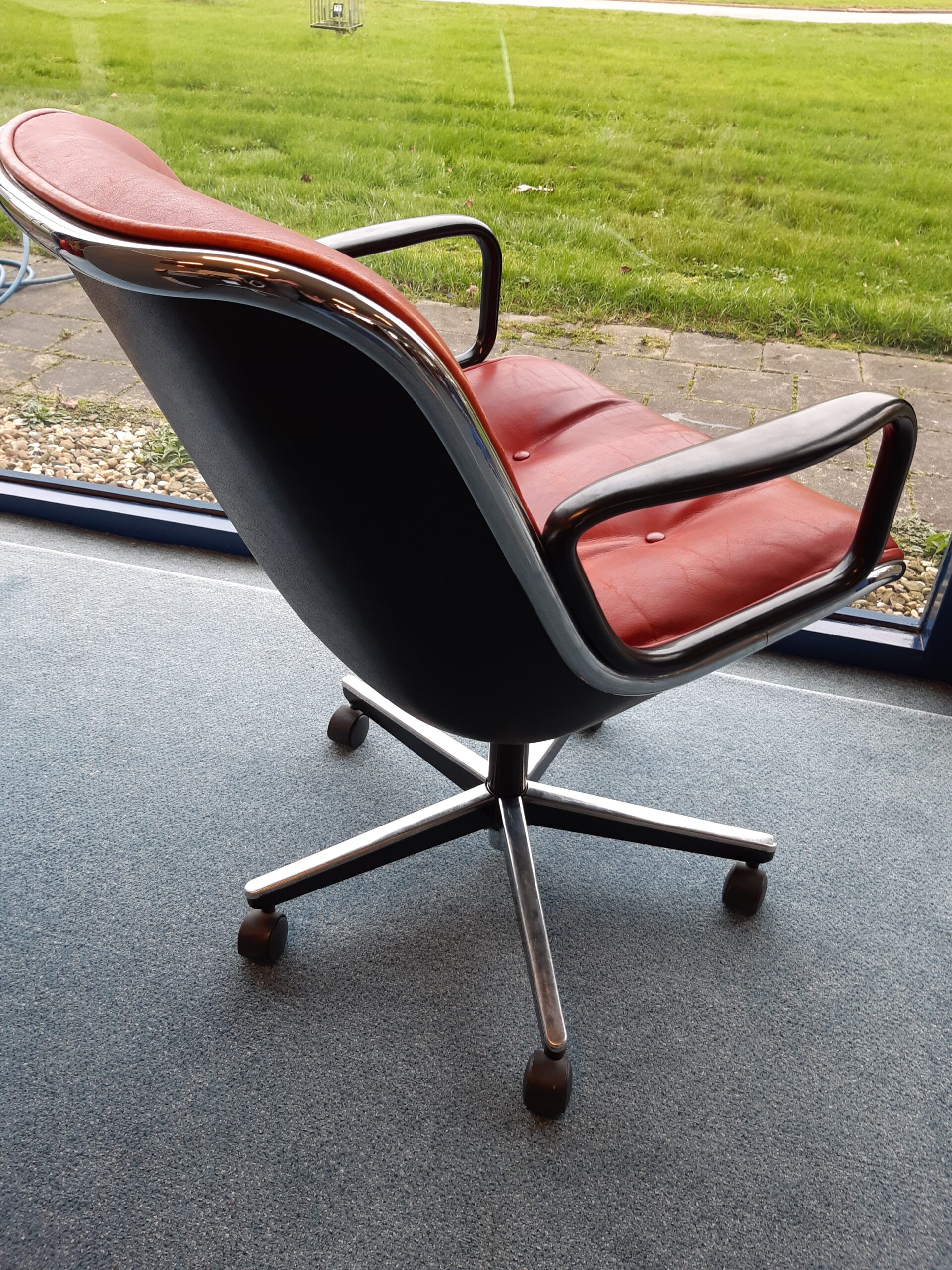 charles pollock chair 5472
