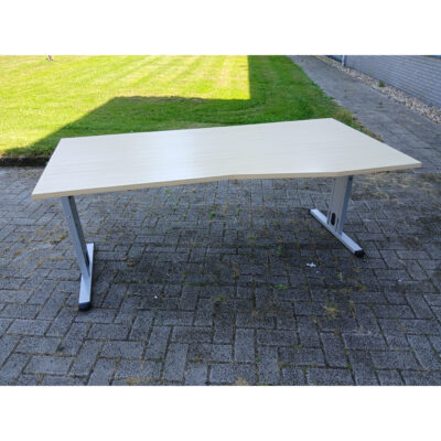 bureau 5493 rechts