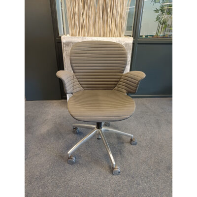 design bureau stoel ko 1710
